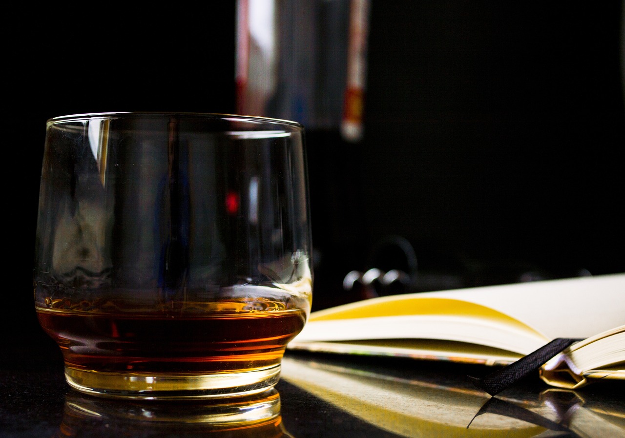 Асбест в алкоголе: как «горный лен» проник в мир дорогих напитков